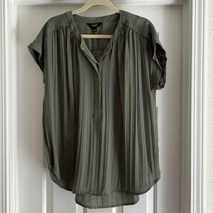 Simply Vera Short Sleeve Large Olive Green Blouse